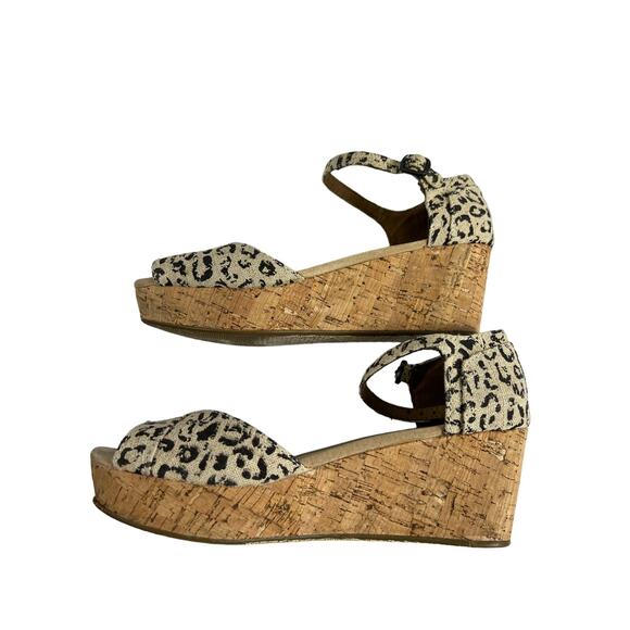 TOMS Cheetah Print Buckle Strappy Wedge Open-Toe Cork Sandals Size 8 Mob Wives - Picture 2 of 8